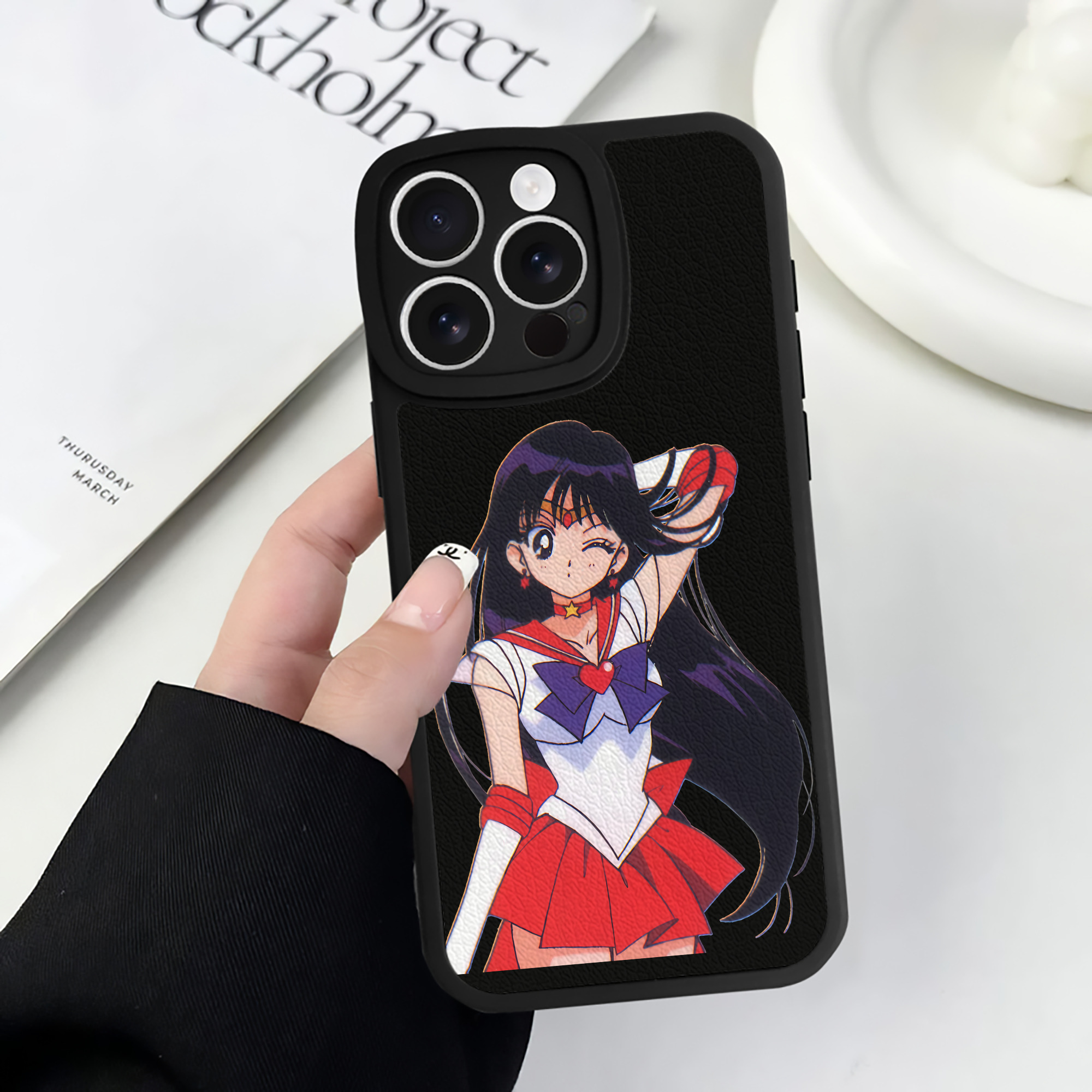 （画像用） 美少女戦士セーラームーン 火野レイ ひの レイ Sailor Moon Hino Rei （セーラーマーズ,Sailor Mars） 【iPhone 16シリーズ対応】シリコンスマホケース（レザー調） 材質：シリコン